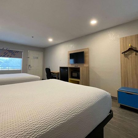 Days Inn By Wyndham Near Seaworld San Antonio Exteriér fotografie